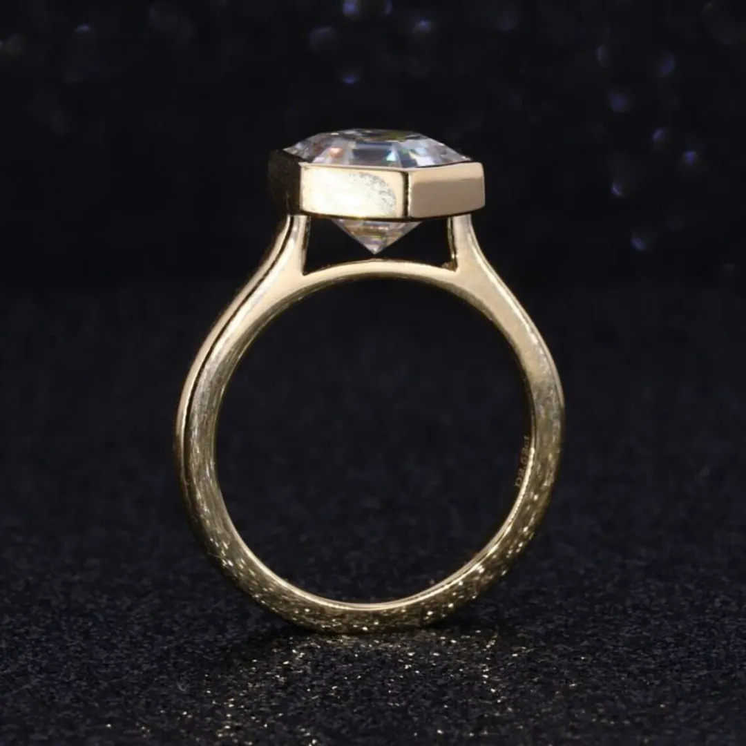 /public/photos/live/Hexagon Cut Bezel Set Solitaire Moissanite Wedding Ring 636 (4).webp